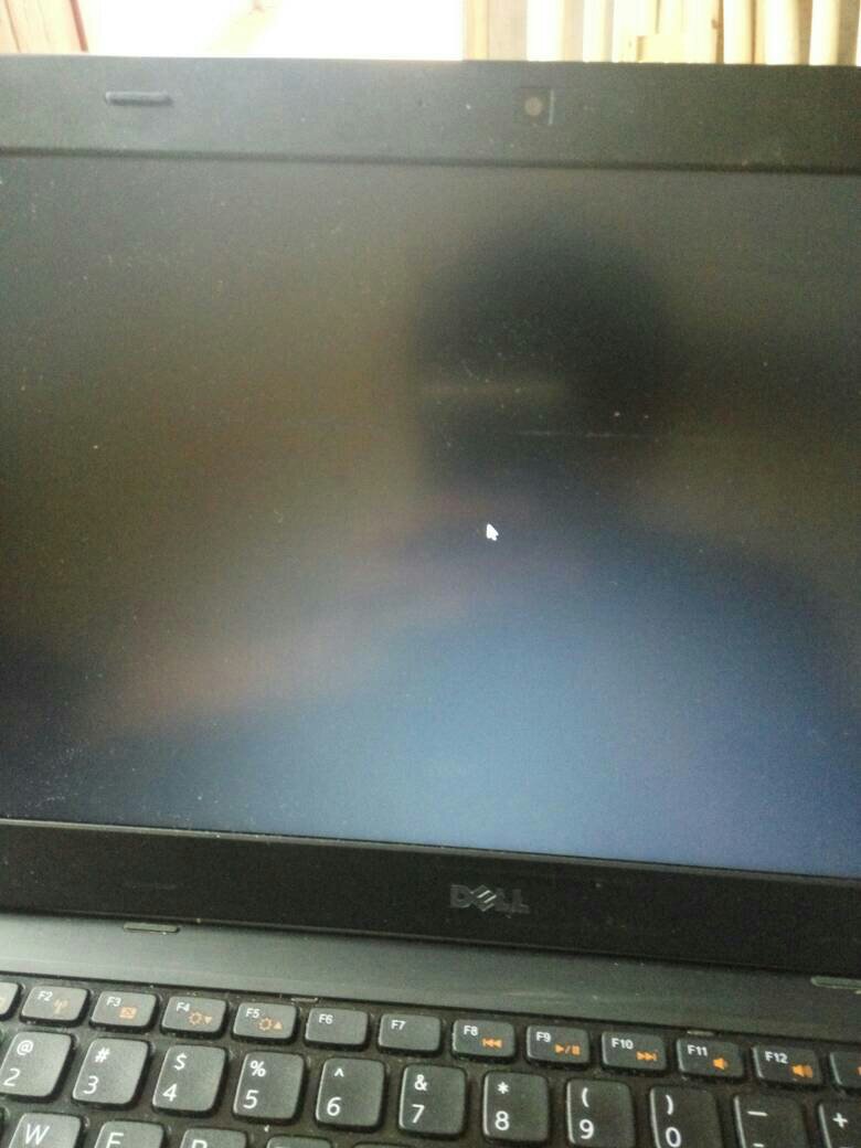 电脑启动一直是黑屏状态(电脑启动后一直是黑屏)